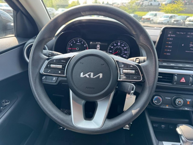 Kia Forte Vehicle Image 12