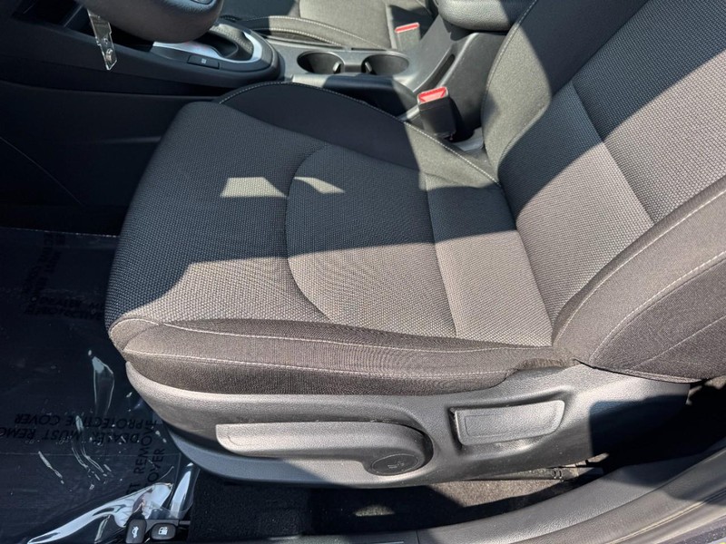 Kia Forte Vehicle Image 14