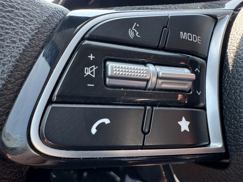 Kia Forte Vehicle Image 16