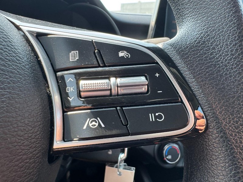 Kia Forte Vehicle Image 17