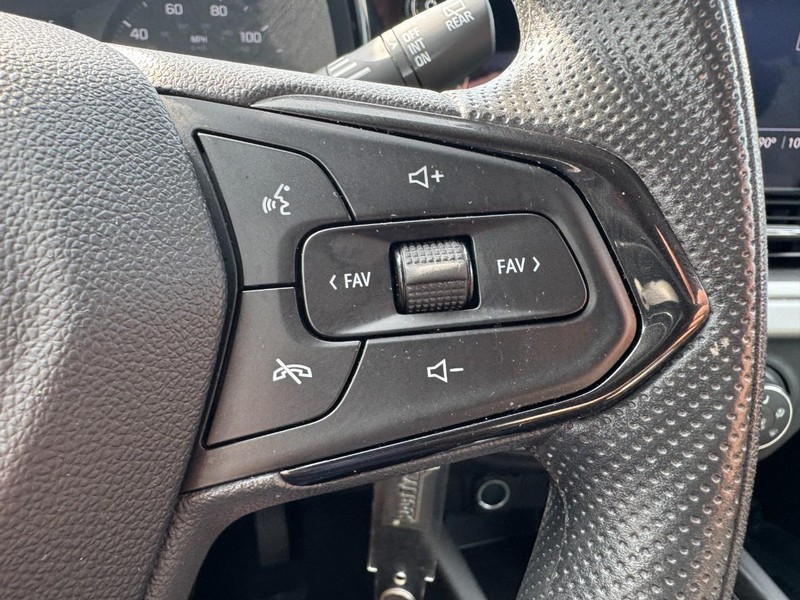 Chevrolet Trax Vehicle Image 17