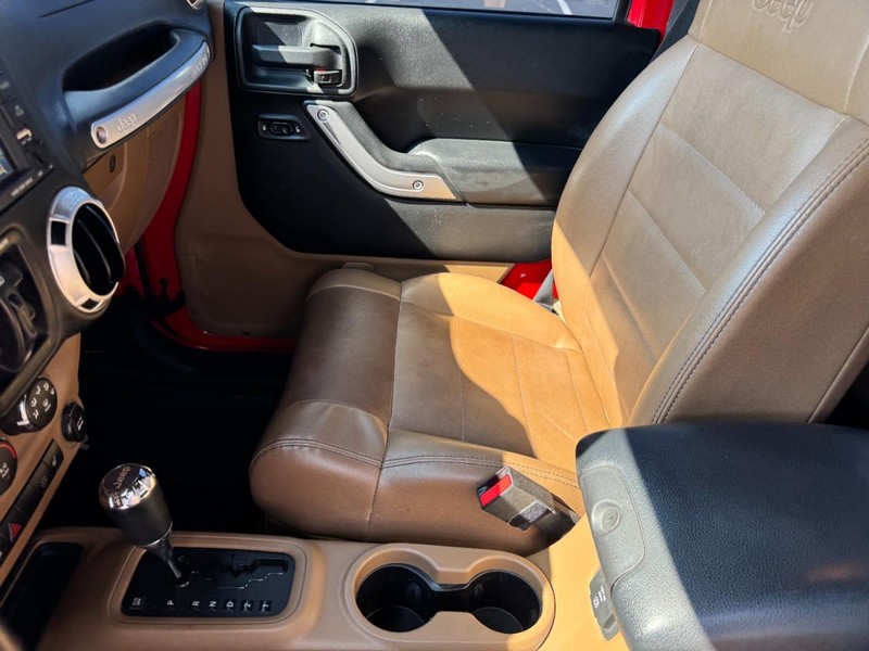 Jeep Wrangler Unlimited Vehicle Image 10