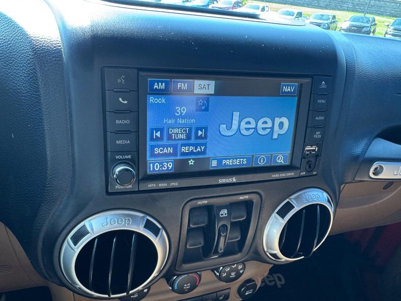 Jeep Wrangler Unlimited Vehicle Image 16