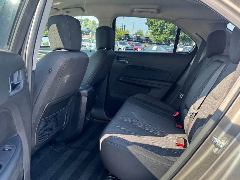 Chevrolet Equinox Vehicle Image 10