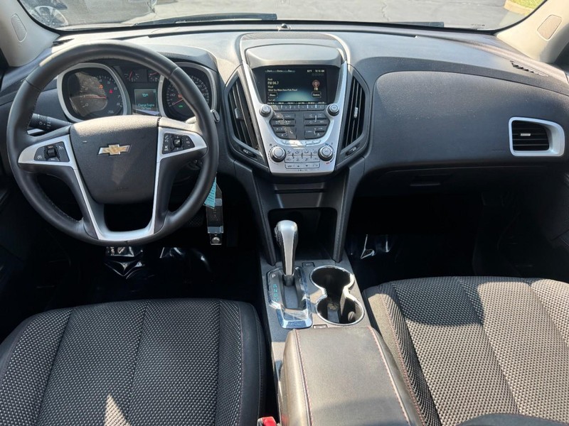 Chevrolet Equinox Vehicle Image 11