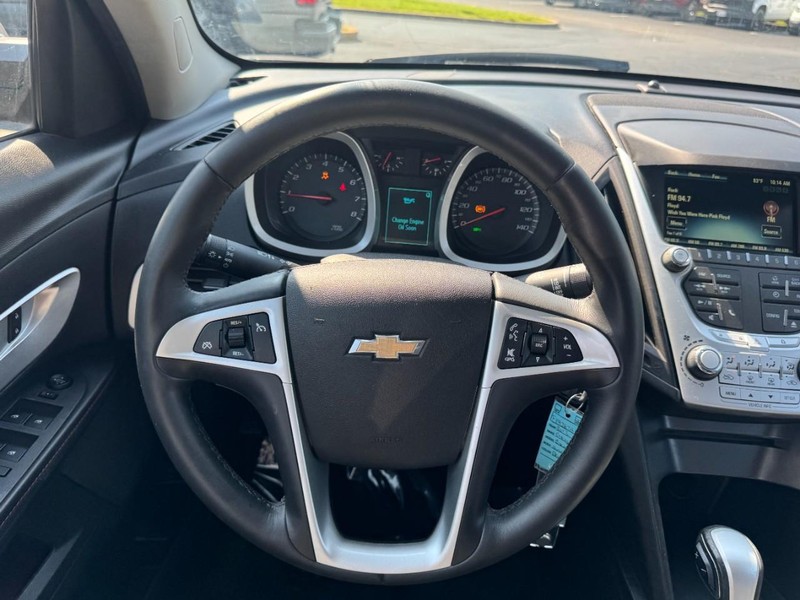 Chevrolet Equinox Vehicle Image 12
