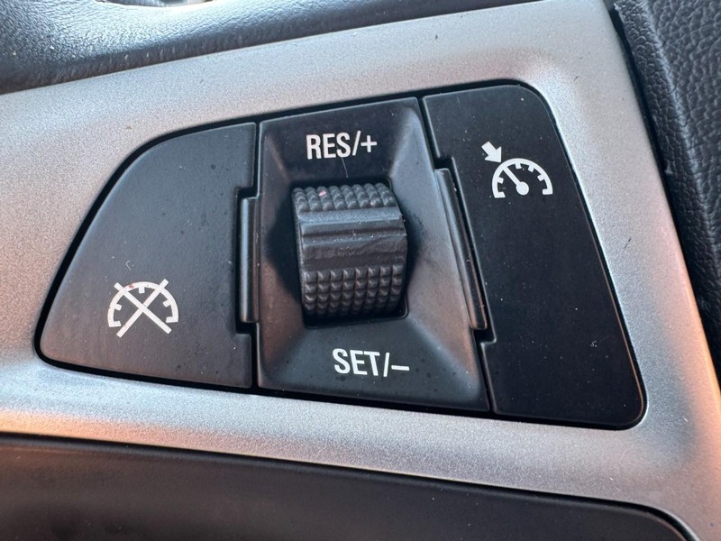 Chevrolet Equinox Vehicle Image 16