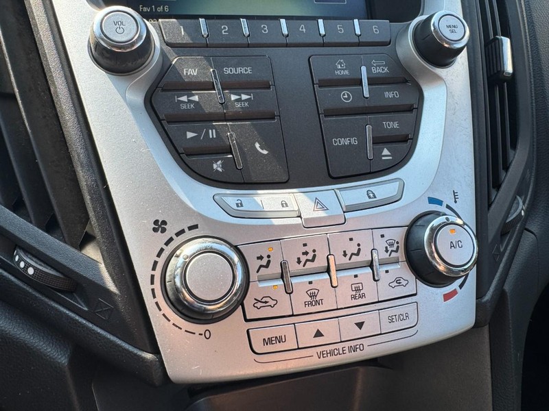Chevrolet Equinox Vehicle Image 18