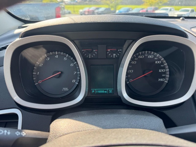 Chevrolet Equinox Vehicle Image 21