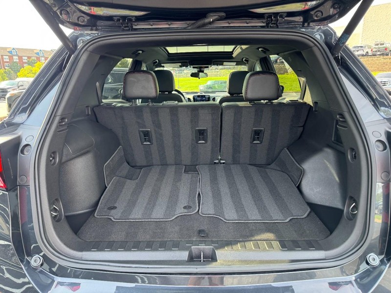 Chevrolet Equinox Vehicle Full-screen Gallery Image 06