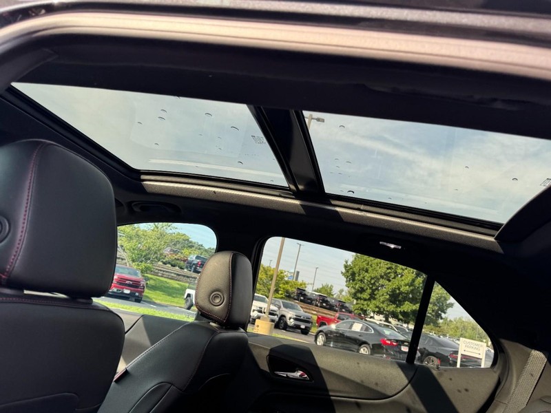 Chevrolet Equinox Vehicle Full-screen Gallery Image 11