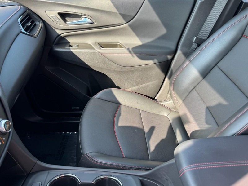 Chevrolet Equinox Vehicle Full-screen Gallery Image 14
