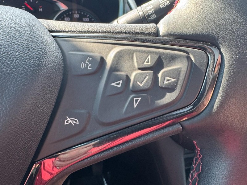 Chevrolet Equinox Vehicle Full-screen Gallery Image 18