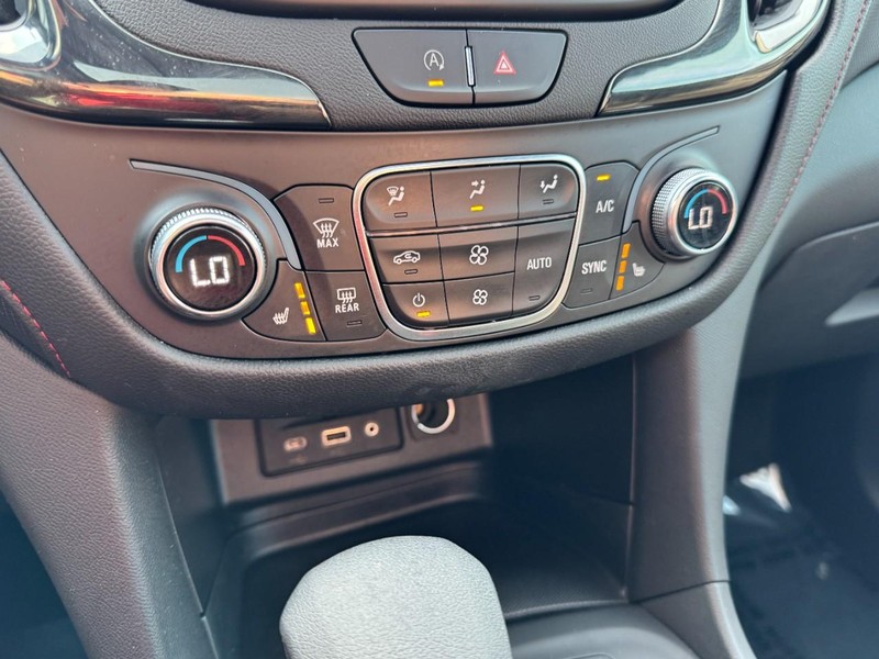 Chevrolet Equinox Vehicle Full-screen Gallery Image 19