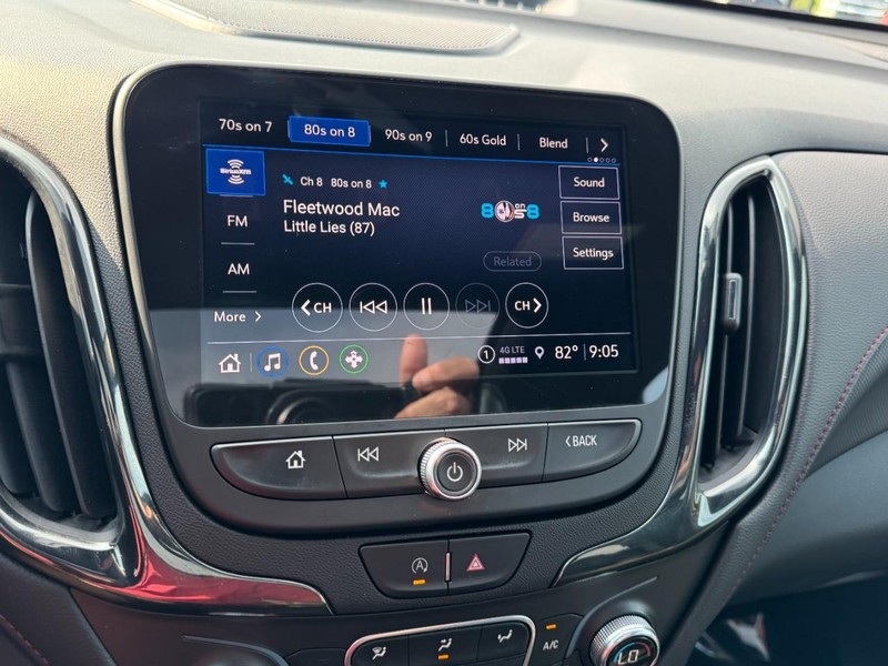 Chevrolet Equinox Vehicle Full-screen Gallery Image 20