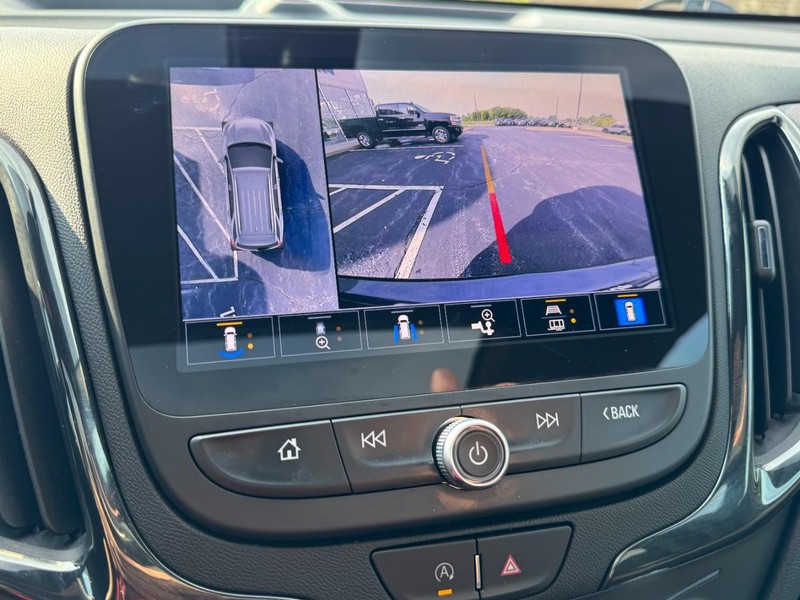 Chevrolet Equinox Vehicle Full-screen Gallery Image 21
