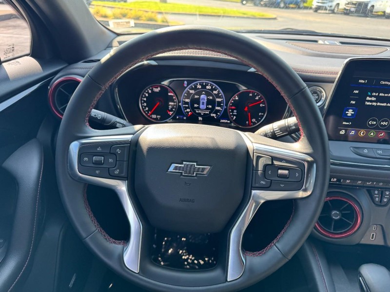Chevrolet Blazer Vehicle Image 12