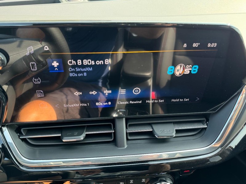 Chevrolet Trax Vehicle Image 14