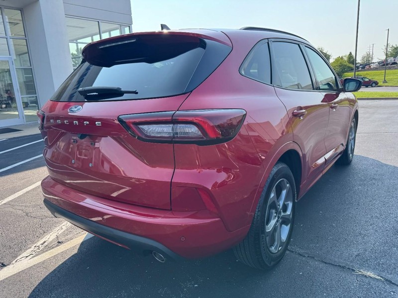 Ford Escape Vehicle Image 03