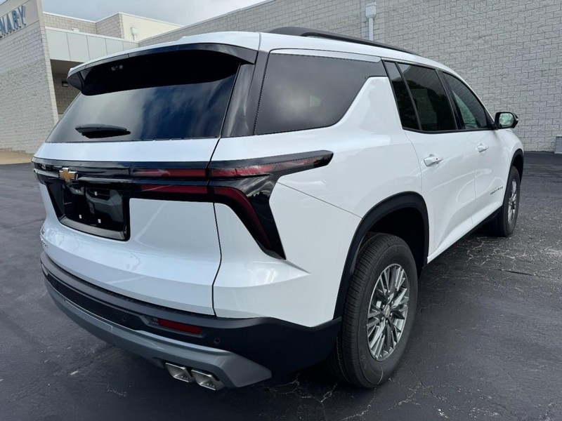 Chevrolet Traverse Vehicle Image 03