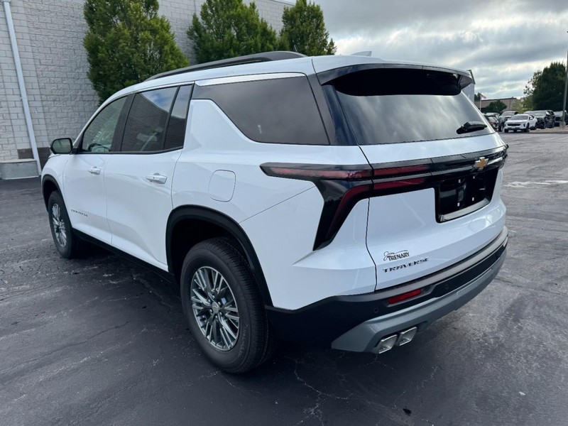Chevrolet Traverse Vehicle Image 05