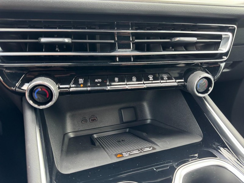 Chevrolet Traverse Vehicle Image 13