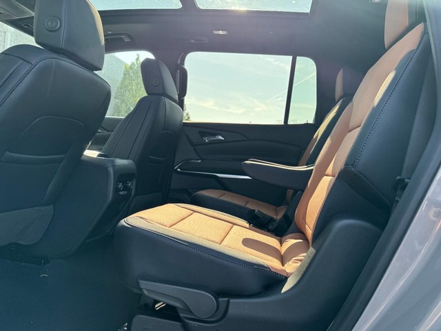 2027 Chevrolet Traverse Z71 - Photo 6