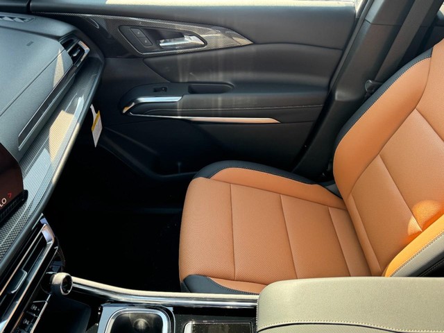 2027 Chevrolet Traverse Z71 - Photo 9