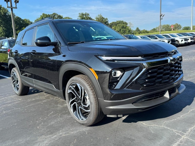 Chevrolet TrailBlazer Vehicle Image 02