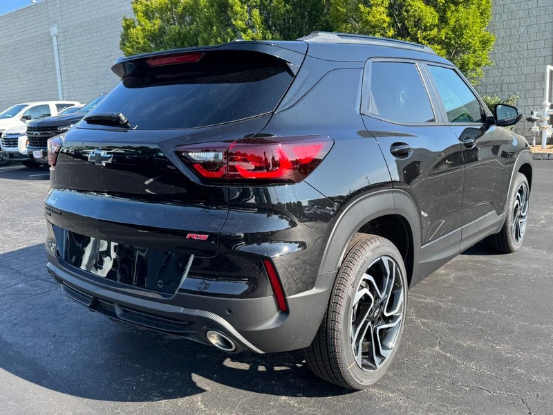 Chevrolet TrailBlazer Vehicle Image 03