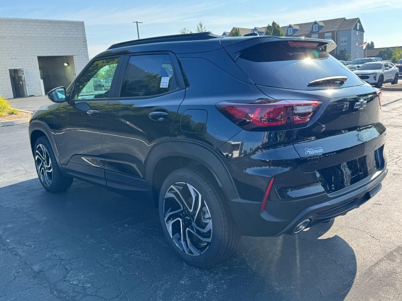 Chevrolet TrailBlazer Vehicle Image 05