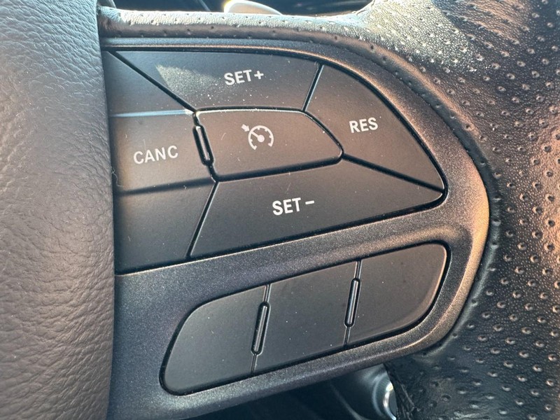 Dodge Durango Vehicle Image 17