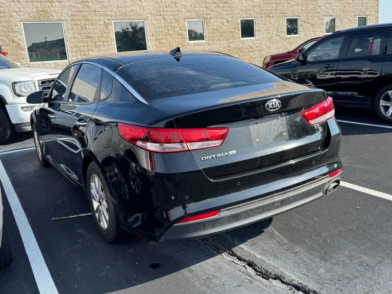 Kia Optima Vehicle Image 05