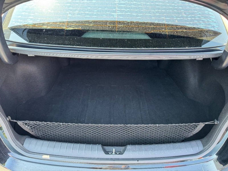 Kia Optima Vehicle Image 06