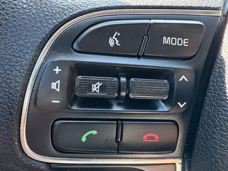 Kia Optima Vehicle Image 16