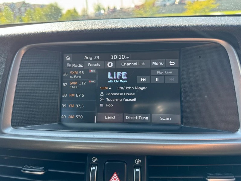 Kia Optima Vehicle Image 19