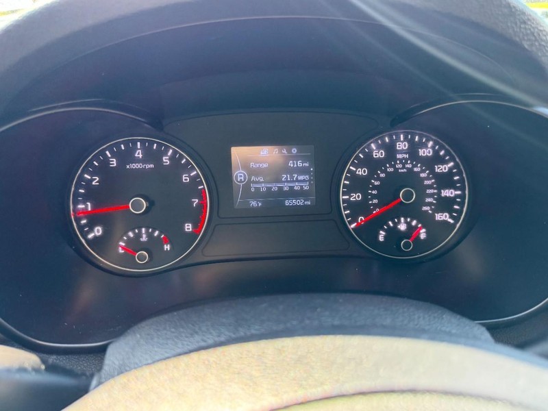 Kia Optima Vehicle Image 21