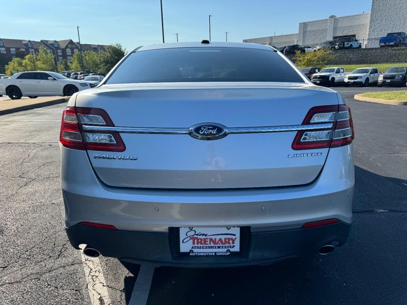 Ford Taurus Vehicle Image 04