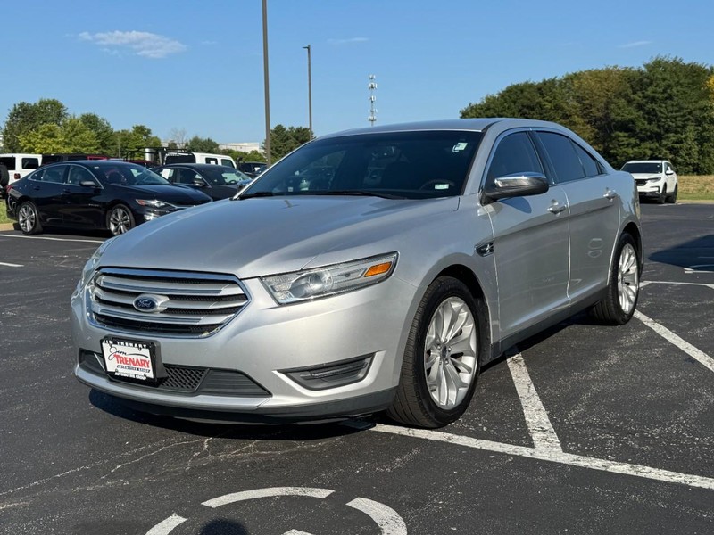 Ford Taurus Vehicle Image 08