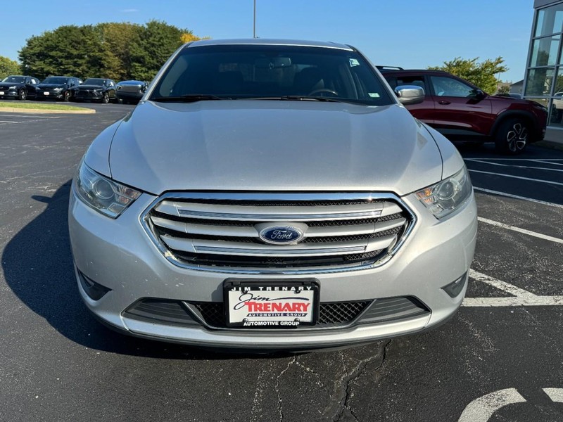Ford Taurus Vehicle Image 09
