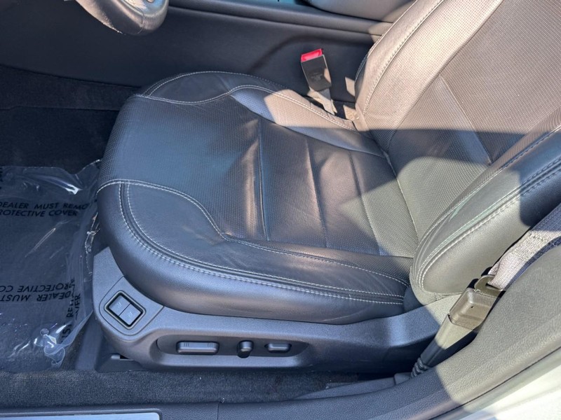 Ford Taurus Vehicle Image 14
