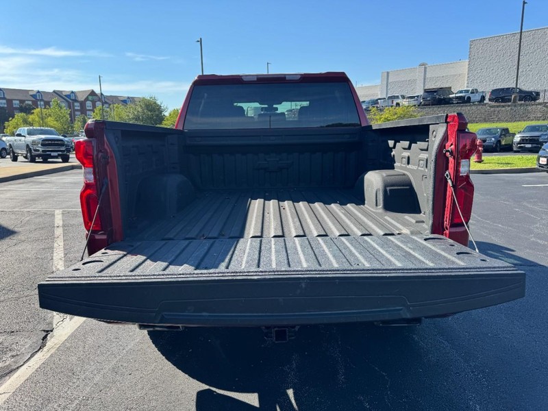 Chevrolet Silverado 1500 LTD Vehicle Image 05