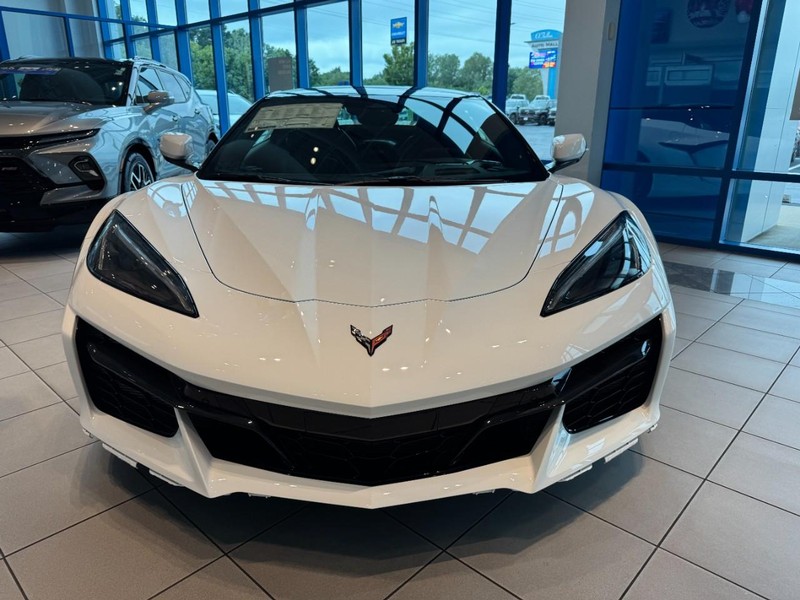 Chevrolet Corvette Vehicle Image 02