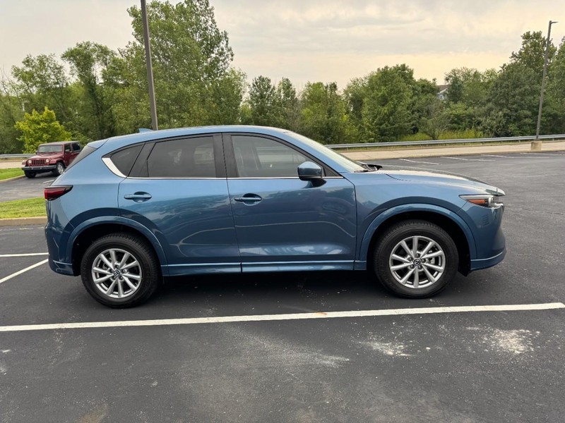 Mazda CX-5 Vehicle Image 02