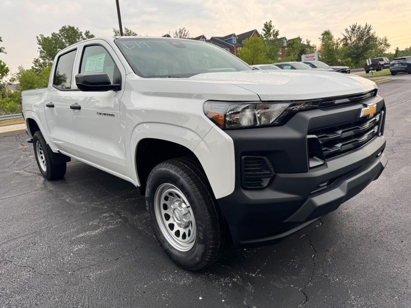 Chevrolet Colorado Vehicle Image 02