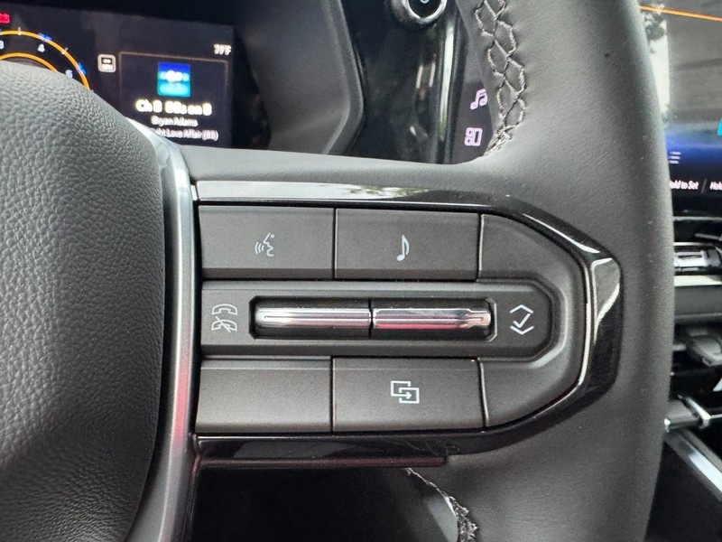 Chevrolet Colorado Vehicle Image 11