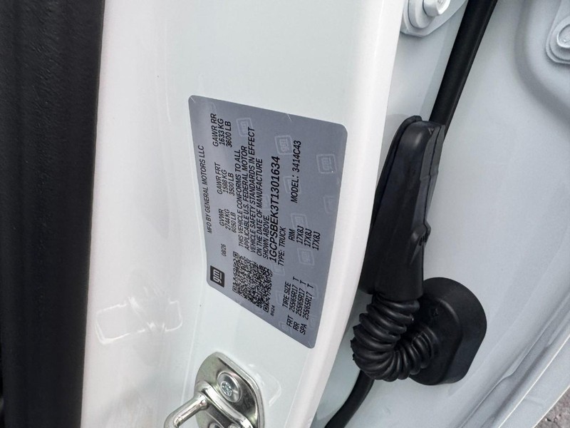 Chevrolet Colorado Vehicle Image 16