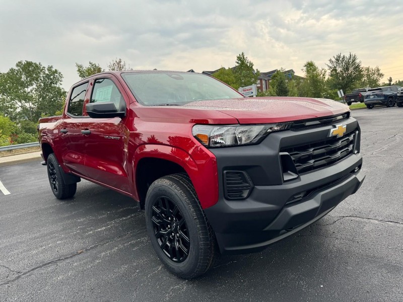 Chevrolet Colorado Vehicle Image 02