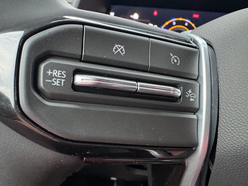 Chevrolet Colorado Vehicle Image 11