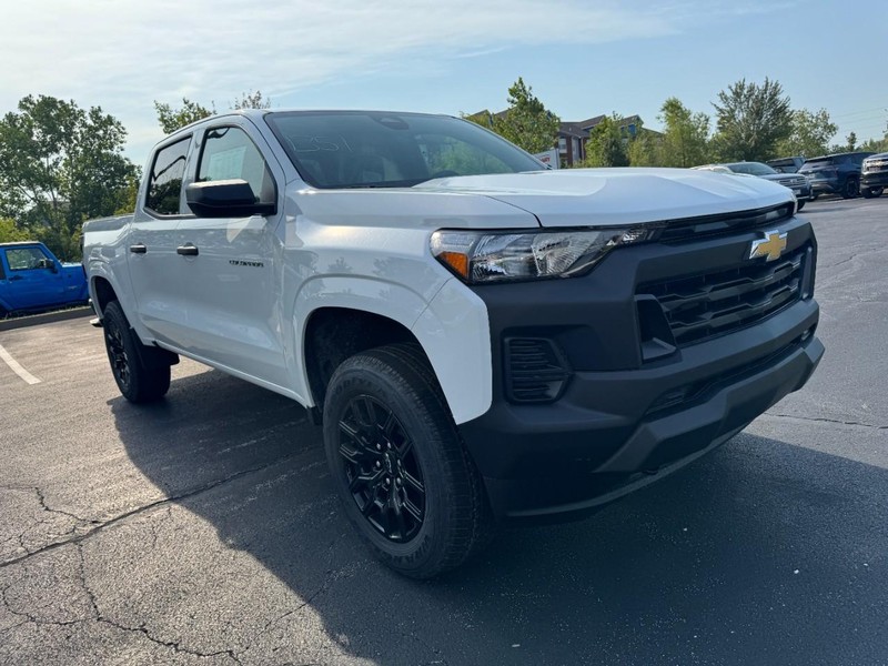 Chevrolet Colorado Vehicle Image 02